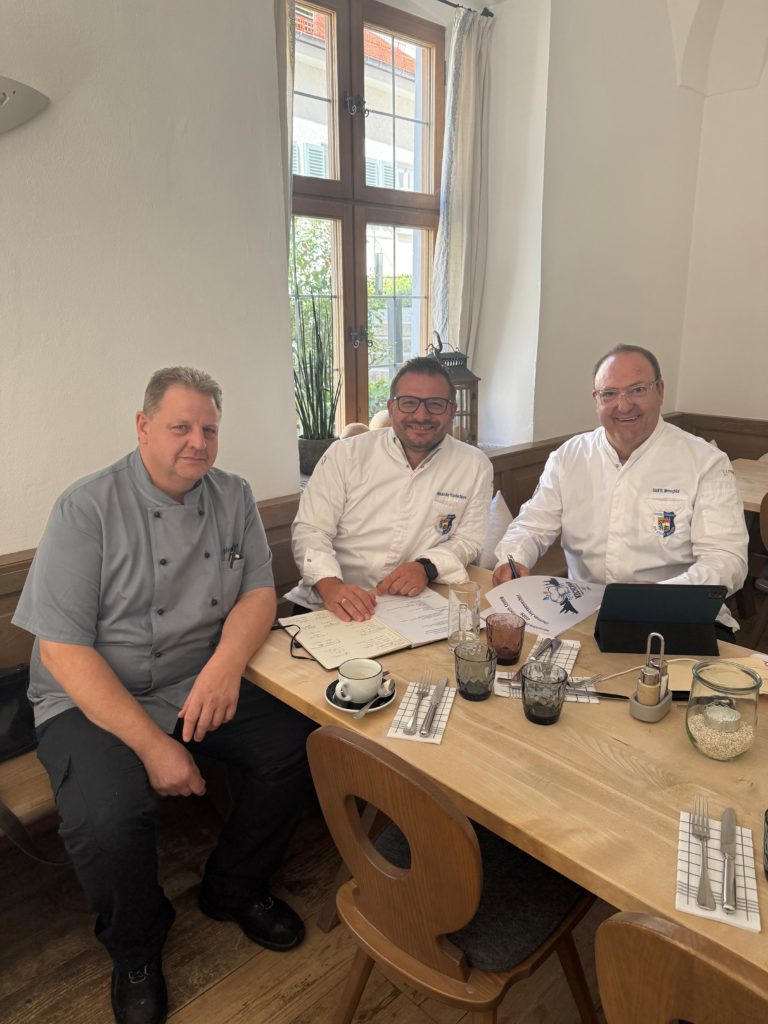 Vorstand des Landesverbands der Köche Bayern tagt spontan im Kloster Seeon