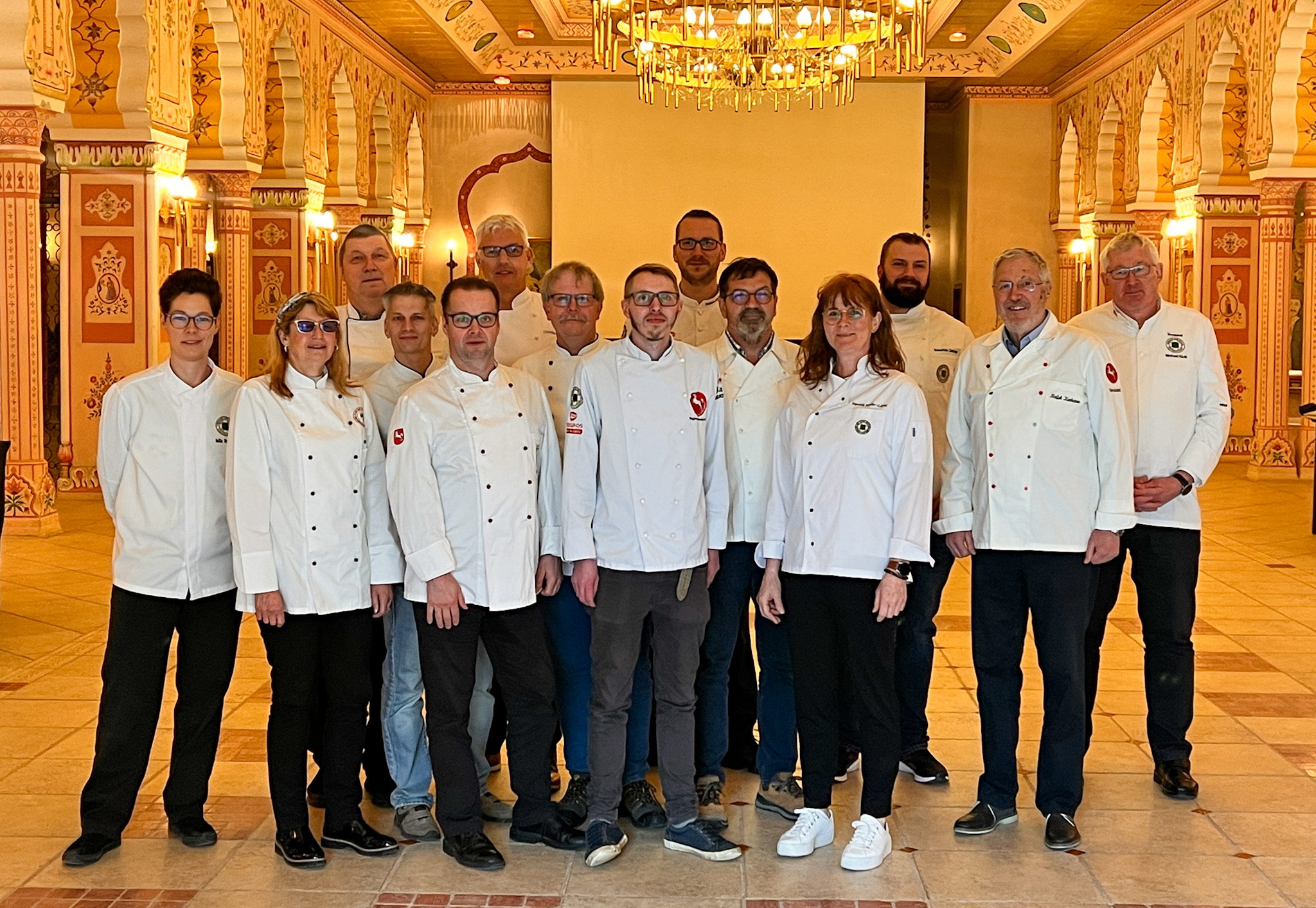 Foto Vorstand mit Teilnehmern