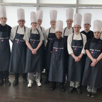 Elf Teilnehmer aus Hannover, Hamburg und Cuxhaven nahmen Anfang April am COOK TANK 2018, Jugendcamp des Landesverbands Niedersachsen, teil.