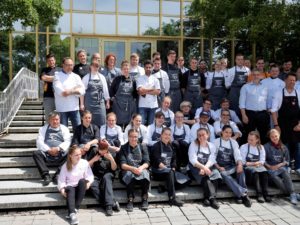 Bayrische Nachwuchs-Köche: Im Jugendcamp des Landesverbands der Köche Bayern gab es Einiges für die kulinarischen Künstler von Morgen zu lernen. Foto: Landesverband der Köche Bayern