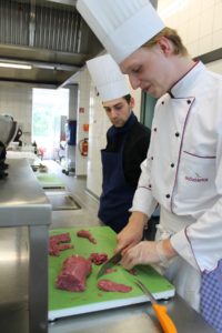 Auf dem Programm standen verschiedene Gerichte und Zubereitungen von hochwertigem Rindfleisch. Foto: Köcheclub Münsterland e.V.