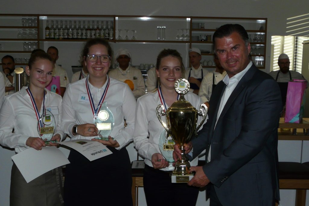 Das erfolgreiche Damenteam der Hotel-und Restaurantfachleute. Foto: Verein Kieler Köche e. V.