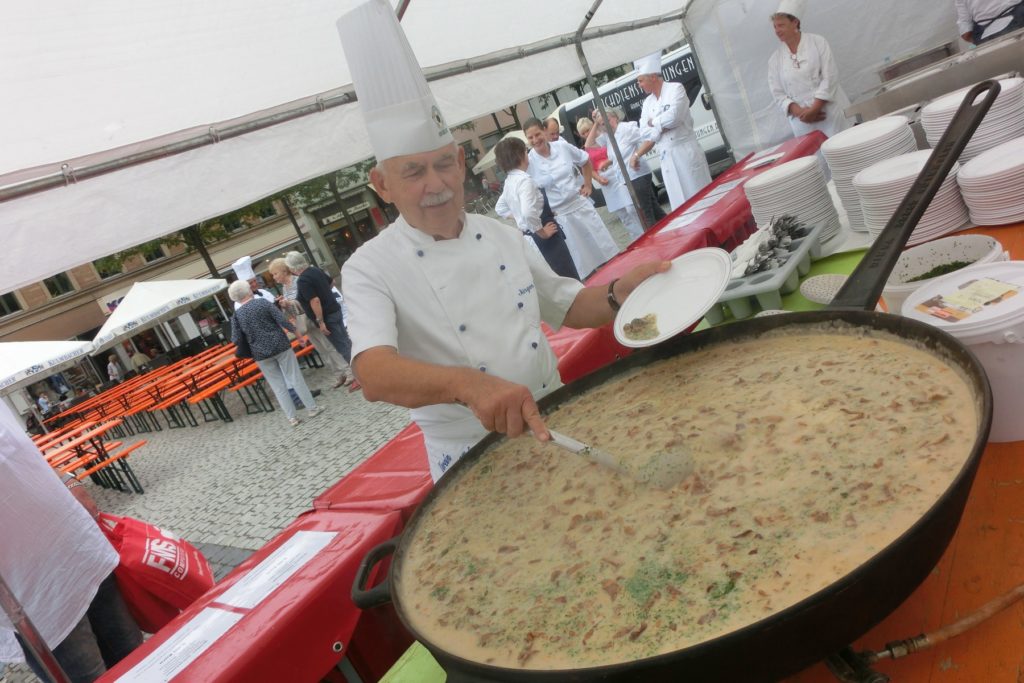 Verregnetes Bürgeressen in Schweinfurt