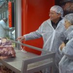 Bei der Führung bekam die Gruppe alles über Rungis von einem Guide genau erklärt. Foto: VKD