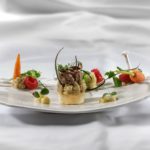 Kreation beim HUG-Wettbewerb 2018 mit Parmesan, Pannacotta, Aubergine, Rinderfilet und Tomaten. Foto: HUG