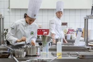 Anna Stocker und Axel Boesen in der Wettbewerbsküche. Foto: VKD