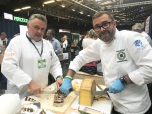 Auch eine Käseverkostung fand am VKD-Stand statt