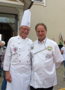 Der Vorsitzende des Landesverbandes Baden-Württemberg Konrad Hurter (l.) mit mit Pfarrer Rainer M. Schießler. Foto: Landesverband Baden-Württemberg