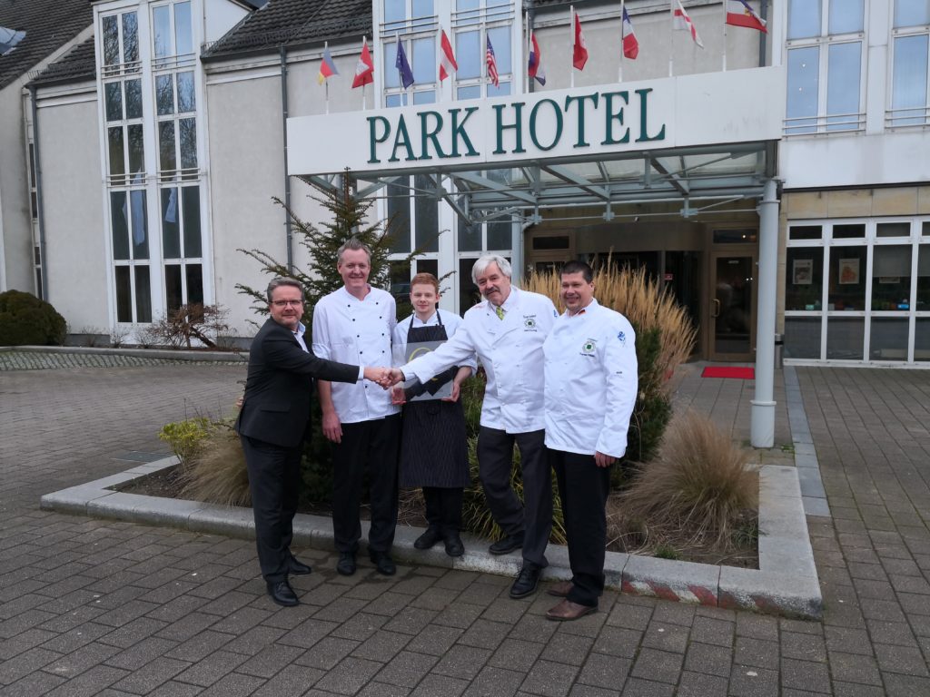 Das Park Hotel Ahrensburg gehört nun zur Familie der „Qualifizierten Ausbildungsbetriebe“. Foto: Park Hotel Ahrensburg