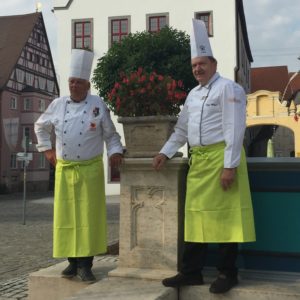 Seit 40 Jahren leiten die Küchenmeister Uli Großmann und Sepp Meyer den Club der Köche Donau Ries.