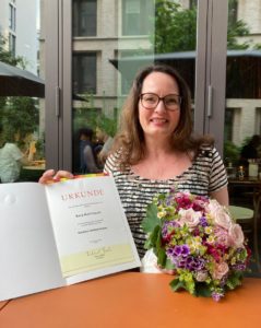 Auch Sara Kohlleppel wurde die Goldene Ehrennadel überreicht. Foto: Landesverband Hessen