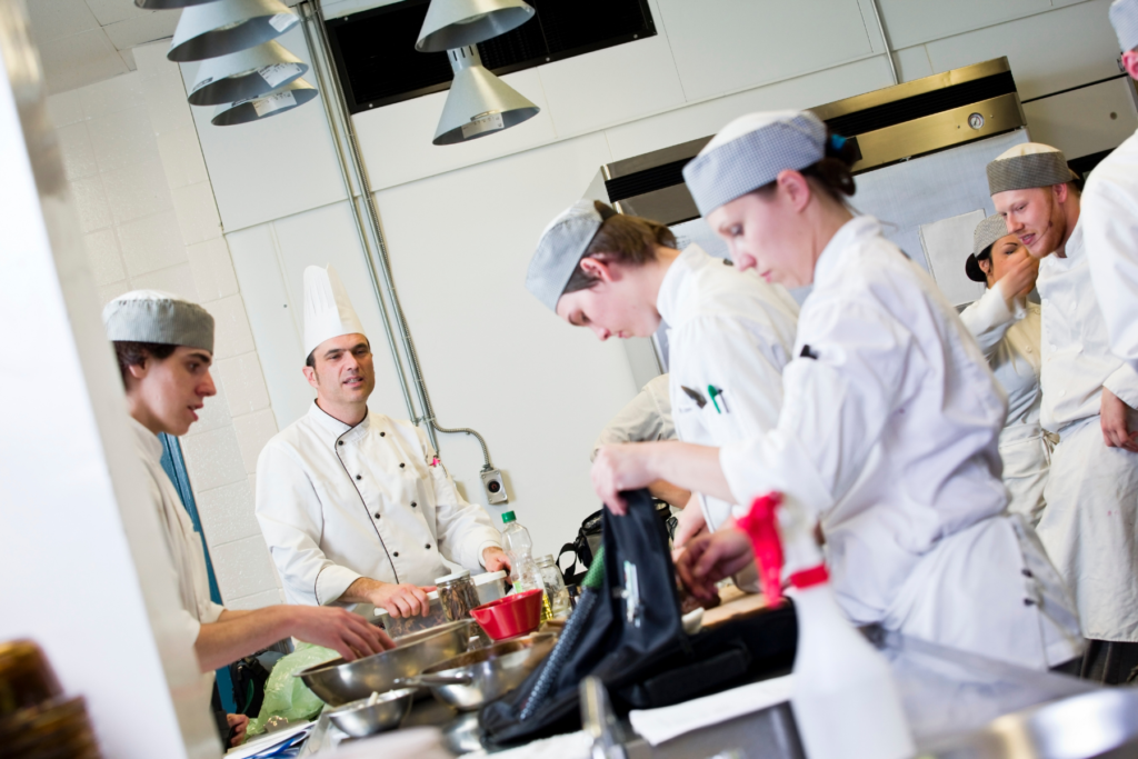 Ein Team am Herd besteht nicht nur aus Küchenchefs