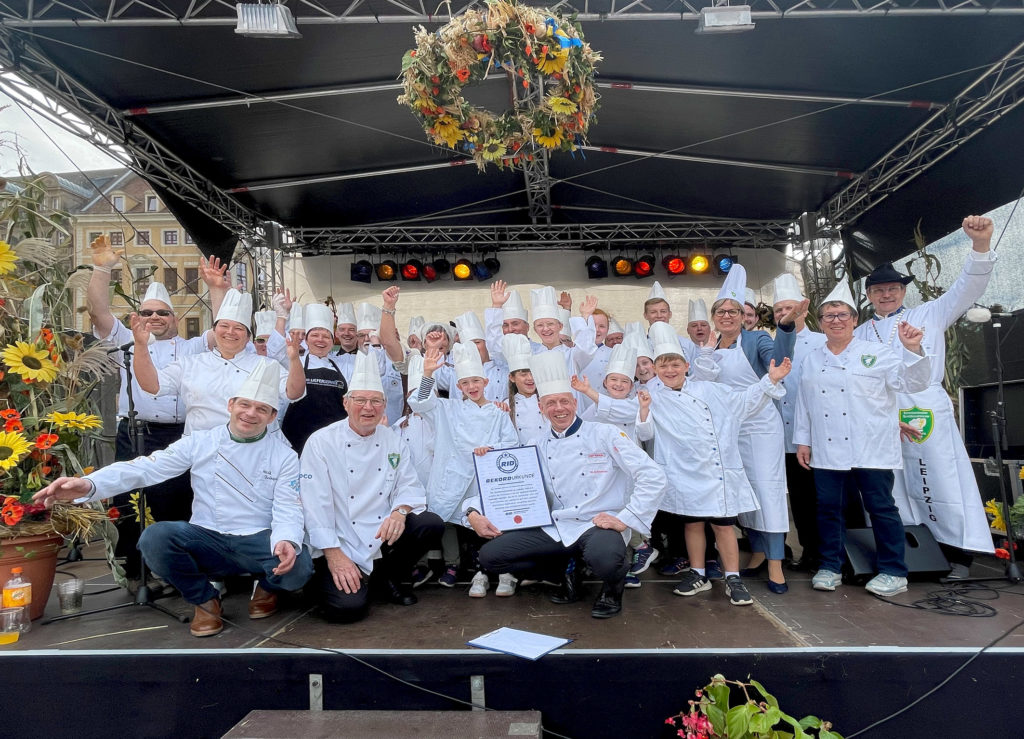 Starke Leistung der Leipziger Köchinnen und Köche zum Erntedankfest auf dem Leipziger Marktplatz Foto: RID