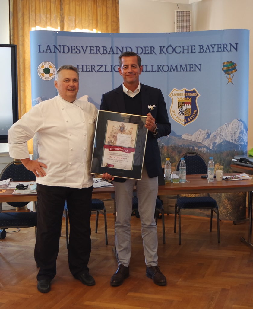 Ehrung für die langjährige Partnerschaft mit Burgis und Timo Burger. Foto: Landesverband Bayern