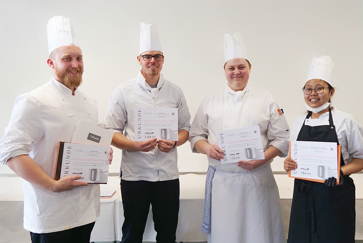 Jonas Lange (links) gewinnt den Achenbach-Vorentscheid des LV-Niedersachsen vor Tyler Lowe, Justin Gerdts und Anaztasya Tania Dwi Pelangi. Foto: Michael Klein/VKD-Landesverband Niedersachsen