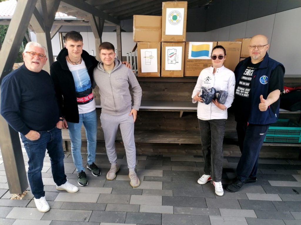 Stefan Faulstich (rechts) aus Fulda ist Mitorganisator für die Lkw-Touren in die Ukraine. Foto: Köcheclub Lippe von 2010 e. V.