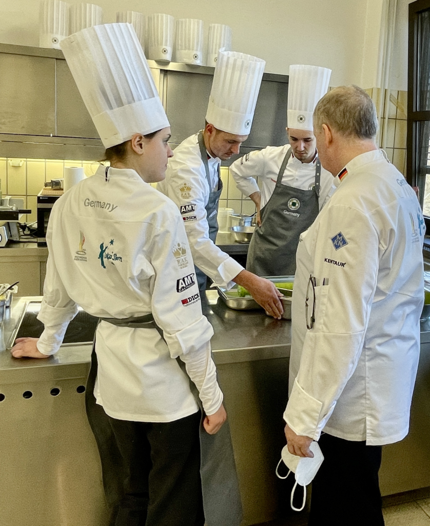 Die deutsche Köchenationalmannschaft bereitet sich auf den Culinary World Cup im November in Luxemburg vor. Foto: VKD