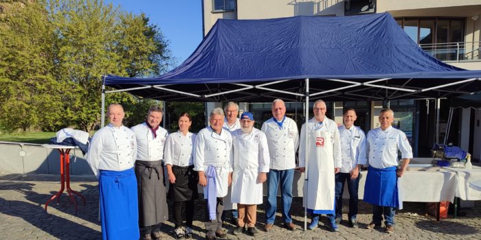 Spargel schälen für den guten Zweck 