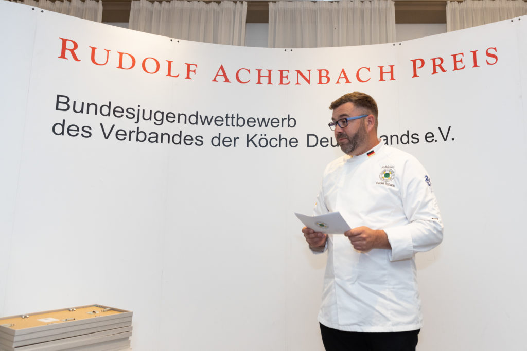 VKD-Präsident Daniel Schade beim Finale des Rudolf Achenbach Preis 2022. Foto: VKD/Ingo Hilger