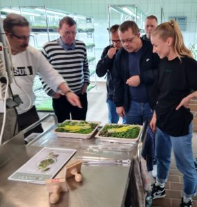 Besichtigung der Firma Microgreens unter der Leitung von Judith Christiaens. Foto: VKD-Landesverband NRW