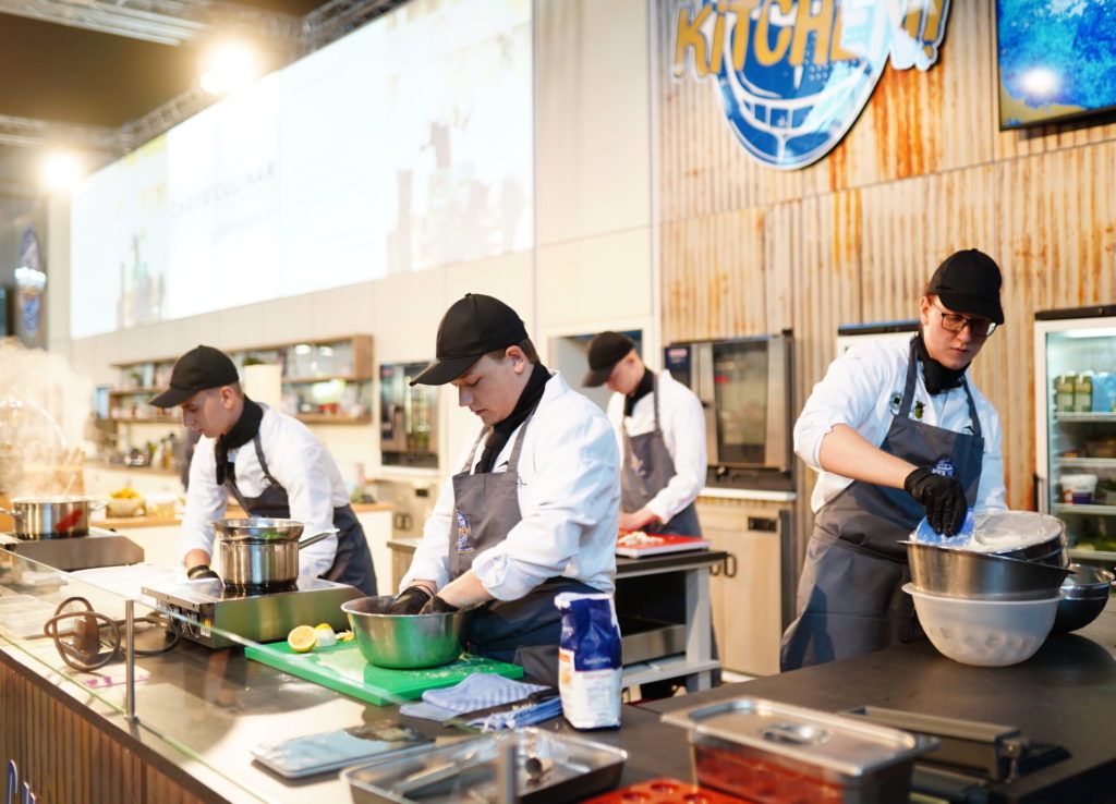 Die Chemnitzer Jungköch:innen in Aktion. Foto: chefsculinar