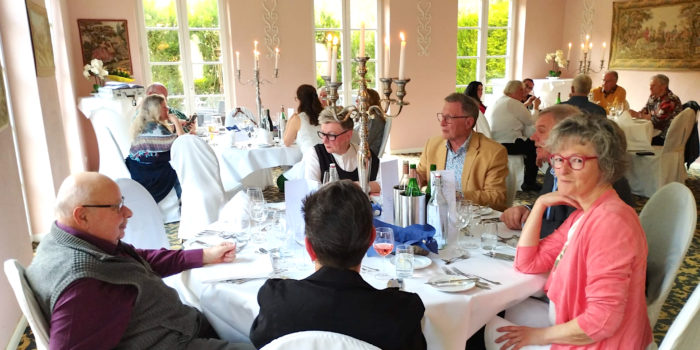 Jahresessen mit mehr als 30 Gästen