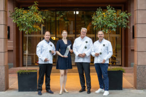 In Frankfurt am Main wurden die Sieger des ersten Laurentius verkündet (von links): Stefan Wilke, Caroline Kampmann (in Vertretung für Bernhard Kampmann), Dieter Fembacher und Kai-Uwe Schütt. Nicht auf dem Bild: Sieger Andreas Widmann. Foto: VKD/Hilger