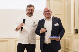 VKD-Präsident Daniel Schade mit Prof. Dr. Ralf Vogler von der Hochschule Heilbronn. Foto: DZG