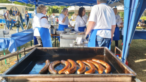 Insgesamt 950 Bratwürste wurden angeboten.