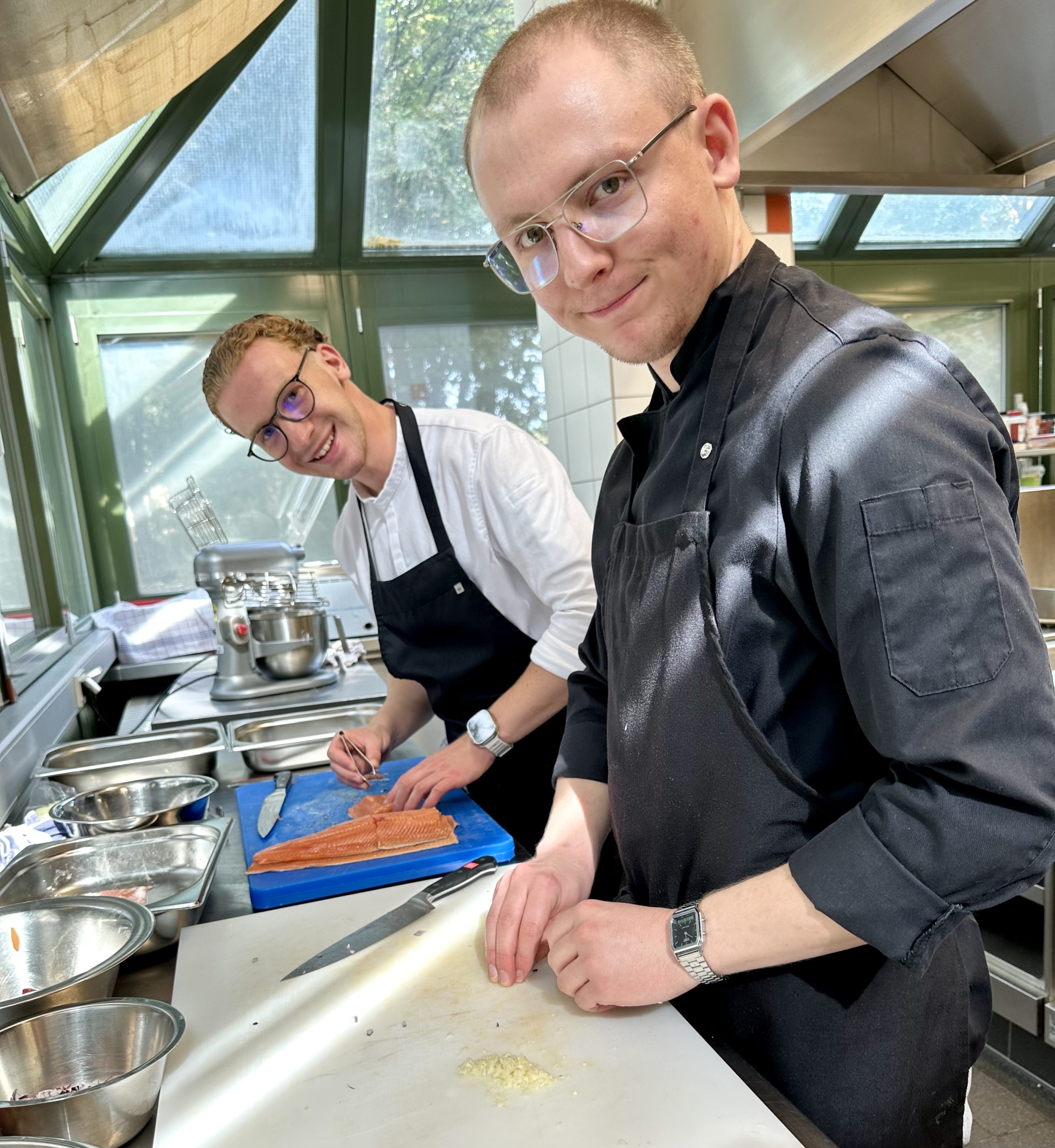 Von Spülern zu Teilnehmenden. 