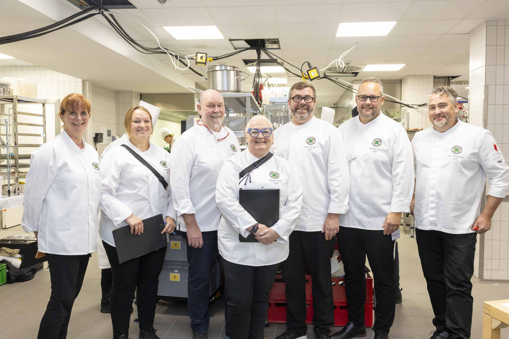 VKD-Power für die Küche: Jurymitglieder (v. l.) Renate Müller-Lücht, Anne Kern, Roland Kestel, Barbara Röder, Daniel Schade, Sebastian Ehmke und xx. 