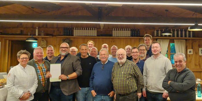 Neuwahl und Ehrung in Dortmund