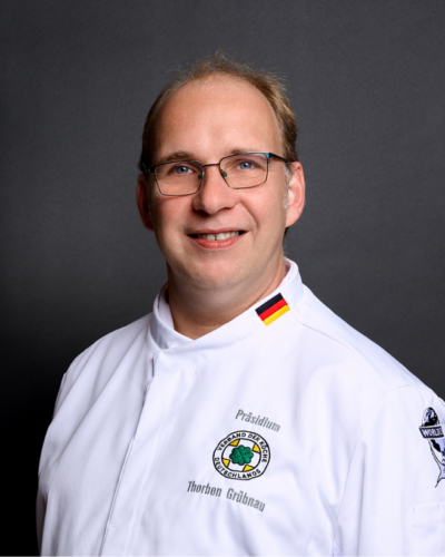 Porträt 760x820 Thorben Gruebnau