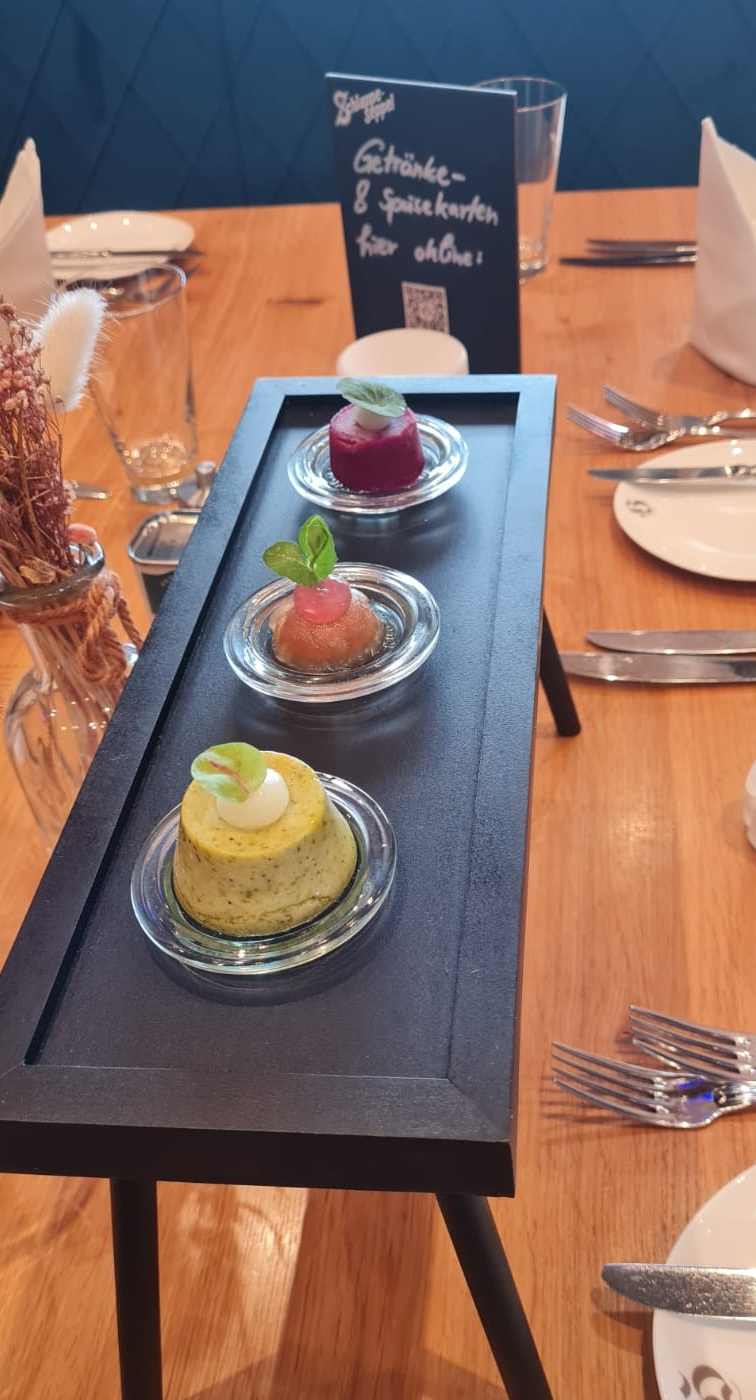 Kleinigkeiten vorne weg. 