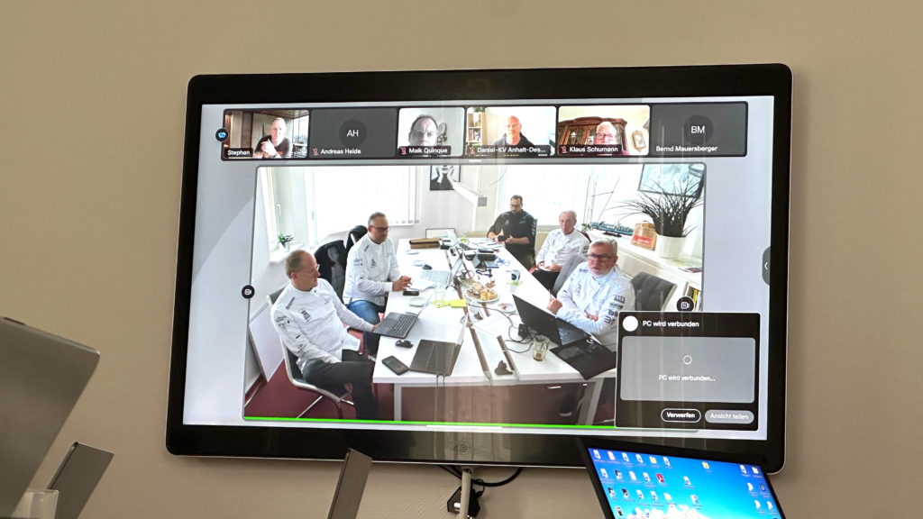 Mitteldeutschland-Meeting am Monitor