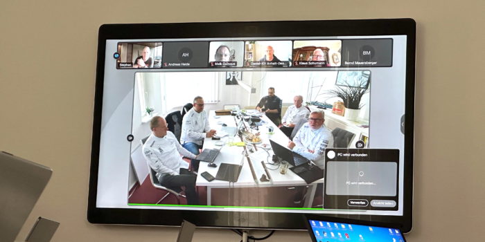 Mitteldeutschland-Meeting am Monitor