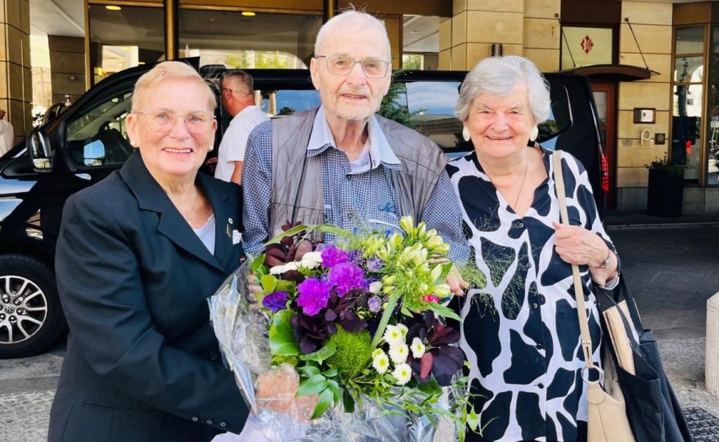 Von links: VKD-Ehrensenatorin Thea Nothnagel und VKD-Ehrensenator Peter Mahler mit Frau